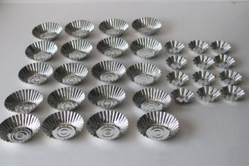 catalog photo of vintage mini tartlet & tart pans, fluted tins sandbakkel cookie molds 