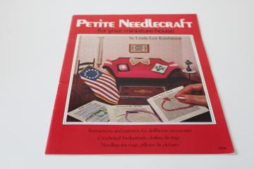 catalog photo of vintage needlework booklet, dollhouse miniature furnishings decor patterns w/ instructions 