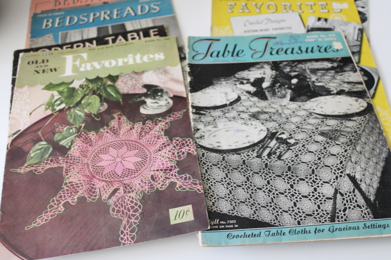 photo of vintage needlework booklets lot crochet patterns lace doilies, bedspreads, tablecloths #2