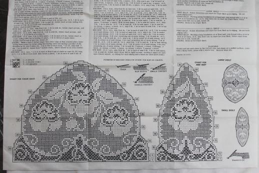 photo of vintage needlework pattern for valentine hearts filet crochet lace chair set #2