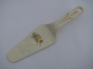 catalog photo of vintage oven proof china, pottery cake or pie server, yellow tulips