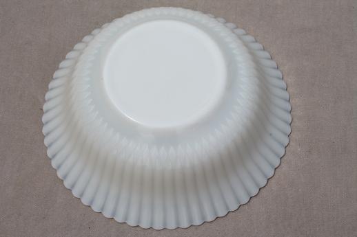 photo of vintage petalware depression glass serving bowl, clambroth transluscent white glass #3