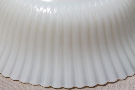 photo of vintage petalware depression glass serving bowl, clambroth transluscent white glass #5