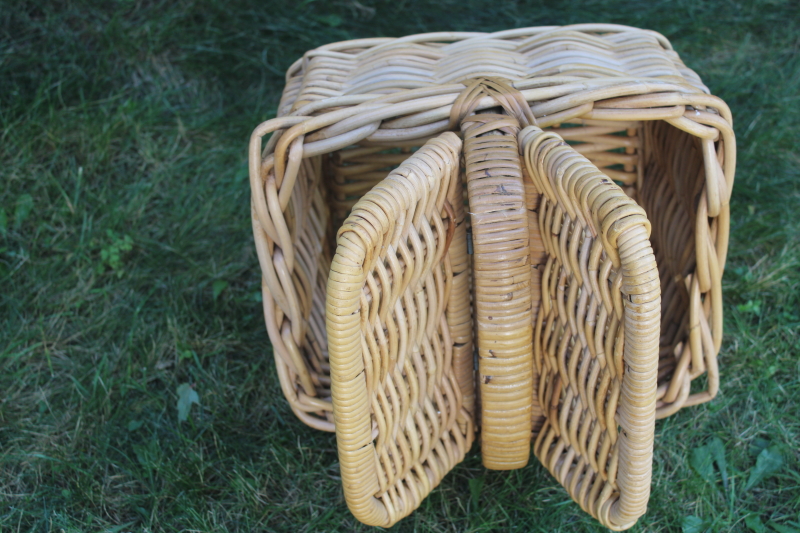 photo of vintage picnic basket, hinged lid picnic hamper, small sturdy sewing basket  #4