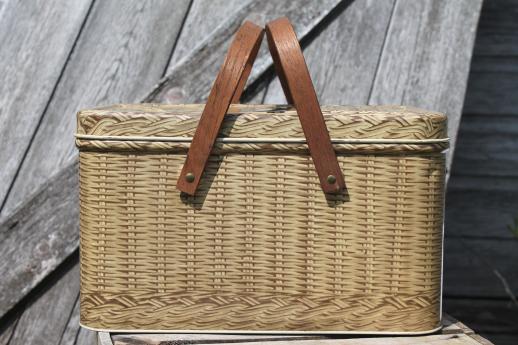 photo of vintage picnic basket tin, Decoware wicker print metal picnic hamper w/ wood handles #4