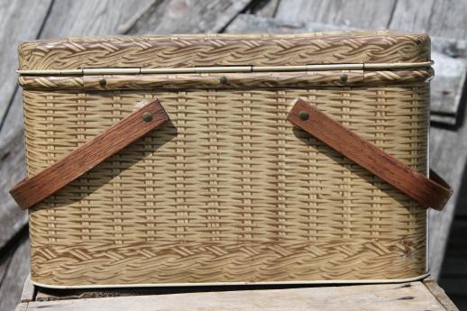 photo of vintage picnic basket tin, Decoware wicker print metal picnic hamper w/ wood handles #6