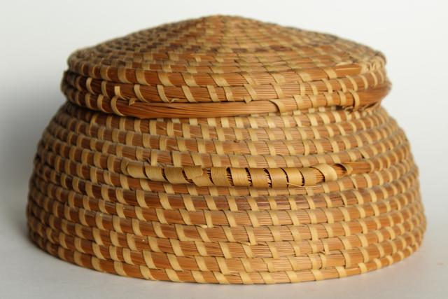 photo of vintage pine needle basket, handmade coiled basket sewing box w/ lid #8