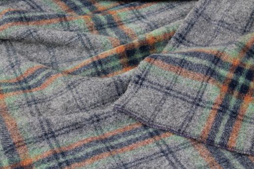 photo of vintage plaid wool camp blanket, rustic primitive bunk or bed blanket for cabin or lodge #2