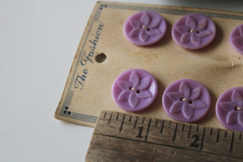 photo of vintage plastic buttons art deco lilac & black, original cards, bag from Stampfer store Dubuque Iowa #3