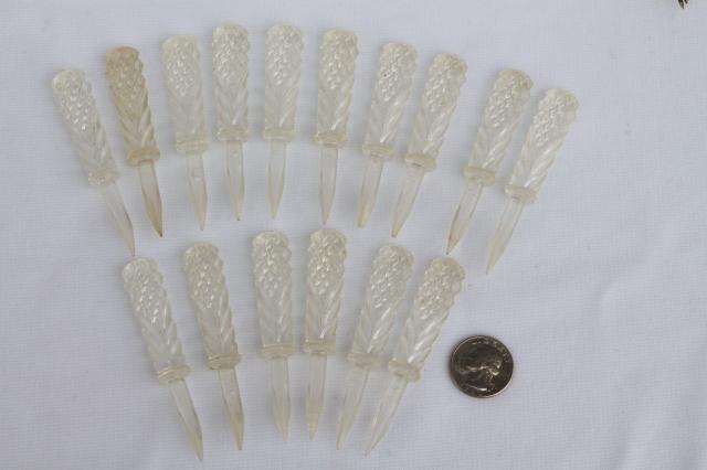 photo of vintage plastic corn picks, sweet corn on the cob holders & tiny corn brushes #2