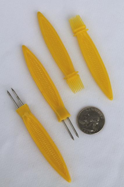 photo of vintage plastic corn picks, sweet corn on the cob holders & tiny corn brushes #4