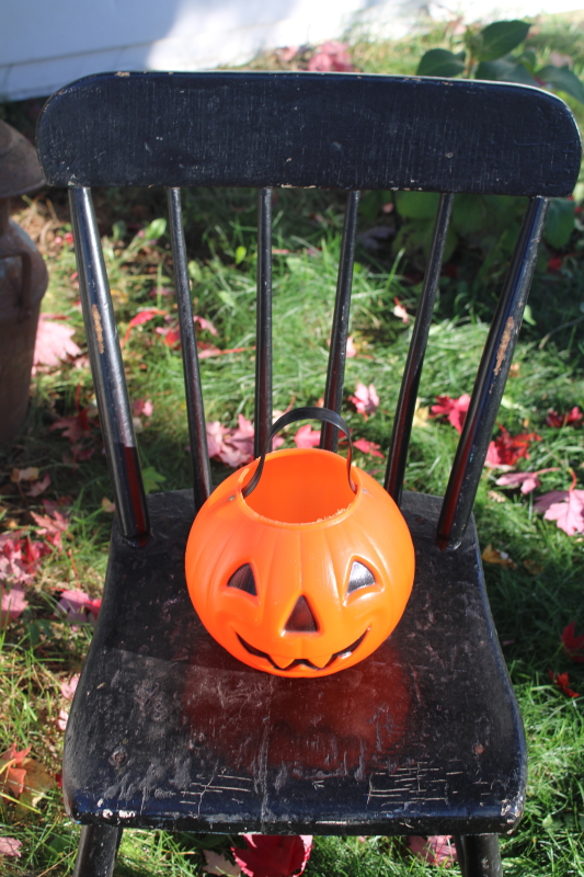 photo of vintage plastic pumpkin jack o-lantern trick or treat pail 1980 Carolina Enterprises #1