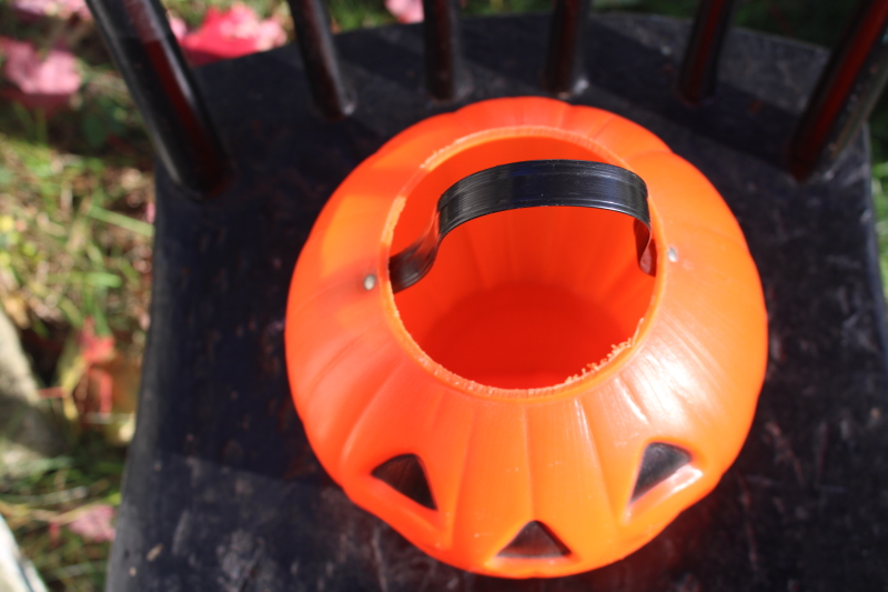 photo of vintage plastic pumpkin jack o-lantern trick or treat pail 1980 Carolina Enterprises #2