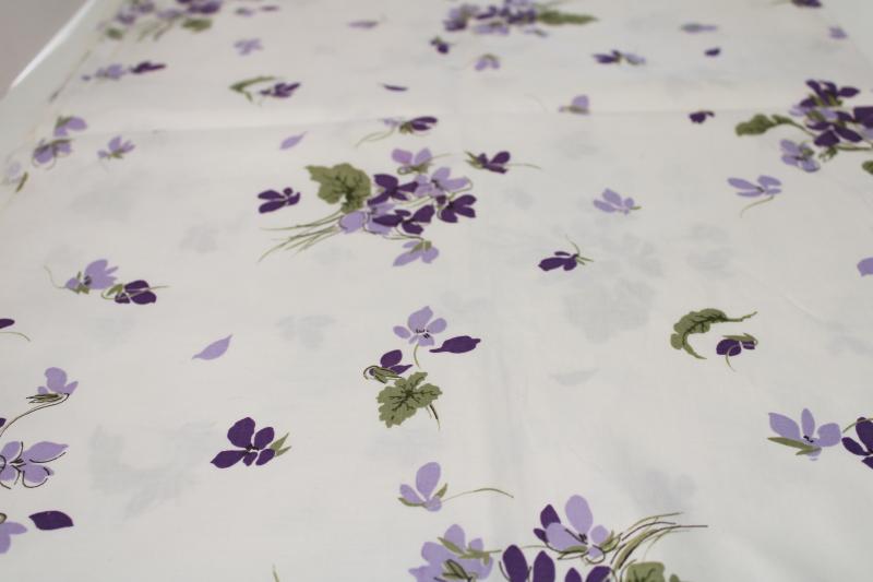 photo of vintage polished cotton chintz fabric w/ bunches of violets floral print #1