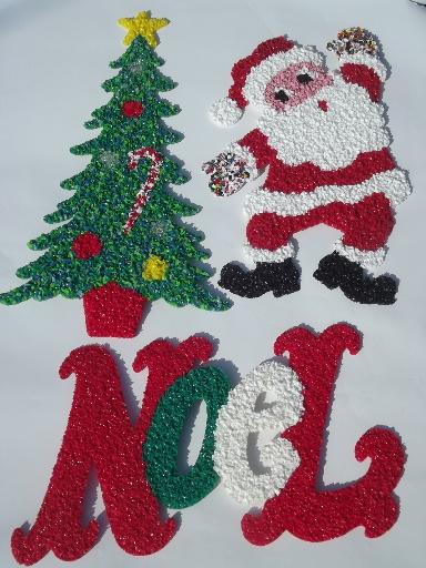 photo of vintage popcorn plastic holiday decorations, dancing Santa & Christmas tree #1