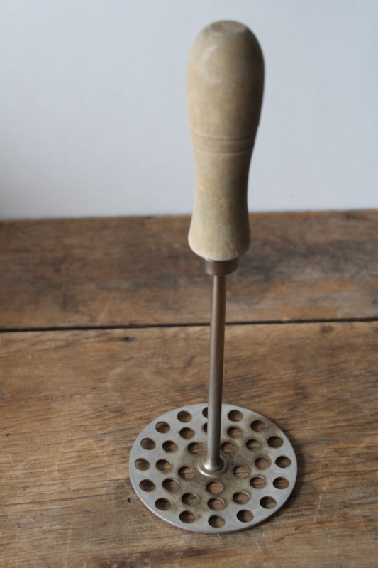 photo of vintage potato masher w/ sturdy wood handle, round dasher shape primitive old kitchen tool  #3