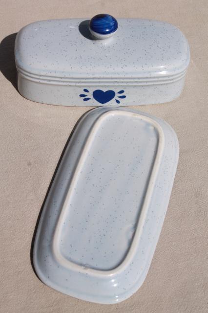 photo of vintage pottery covered butter dish, country kitchen blue heart speckled stoneware #4