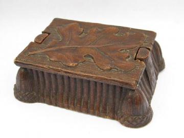 catalog photo of vintage pressed wood composition jewelry box, Oak Leaf & Acorn