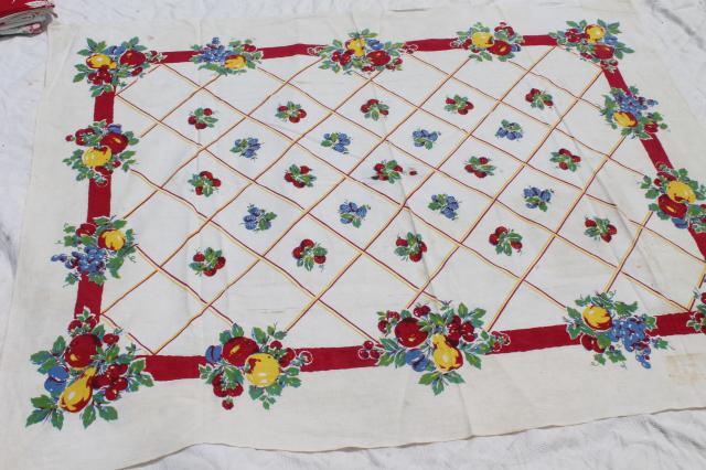 photo of vintage print cotton tablecloths, retro 40s 50s kitchen tablecloth lot #14