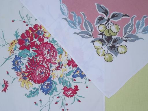 photo of vintage print cotton tablecloths, retro 40s 50s kitchen tableloth lot #19