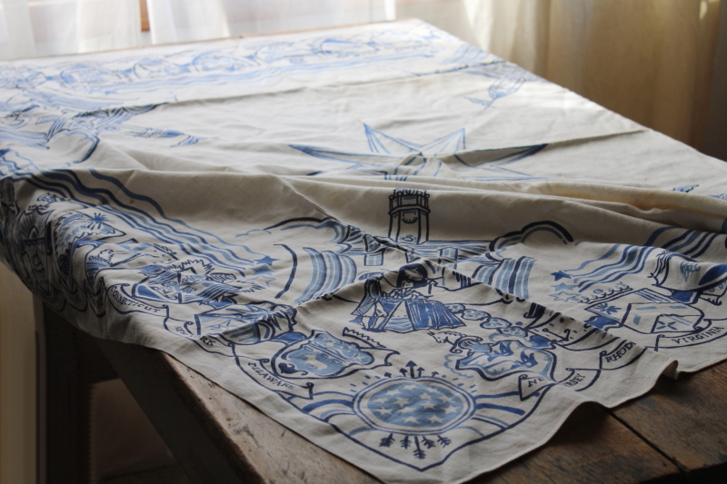 photo of vintage print linen tablecloth, blue & white colonial Americana print early colonies state emblems #1