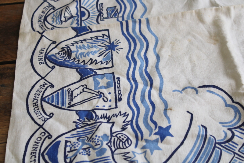 photo of vintage print linen tablecloth, blue & white colonial Americana print early colonies state emblems #12