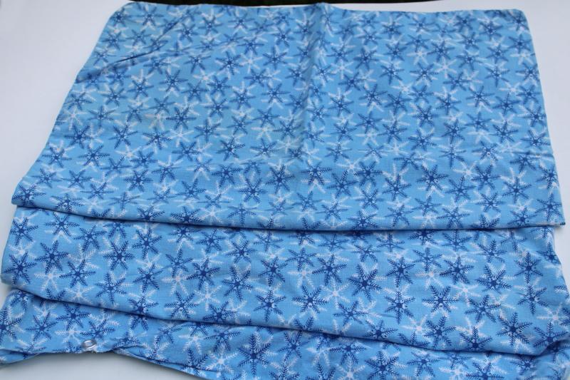 photo of vintage printed cotton feedsack fabric, blue snowflakes print whole sack #3