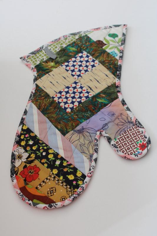 photo of vintage prints patchwork oven mitt, kitchen pot holder made of quilted cotton fabrics #2