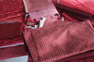 catalog photo of vintage quilting fabric lot reds, barn red & burgundy cotton calico & prints, large pieces scraps