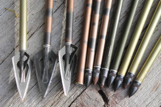 photo of vintage quiver of arrows, old archery equipment assorted Easton arrows, cabin  decor #11