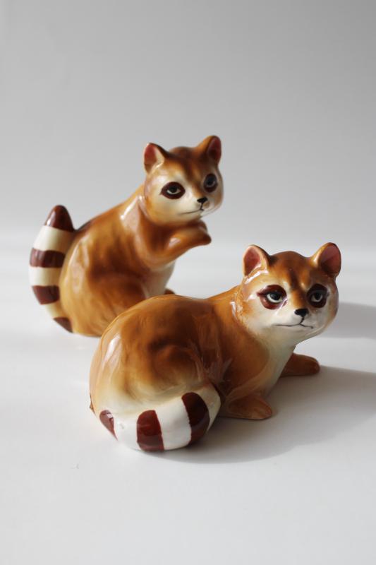 photo of vintage raccoons salt & pepper shakers hand painted ceramic Norcrest Japan label #1