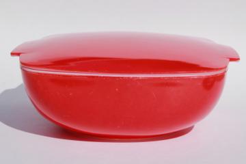 catalog photo of vintage red Pyrex hostess covered casserole square dish w/ lid, potluck salad bowl