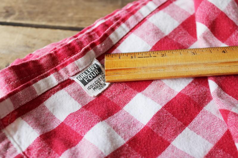 photo of vintage red & white checked cotton tablecloth, classic picnic or kitchen table #2