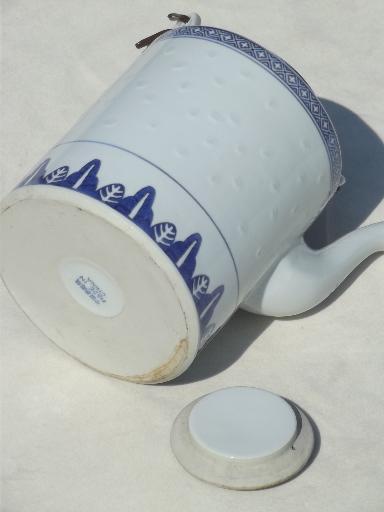 photo of vintage rice china teapot, large blue & white Chinese porcelain tea pot  #5
