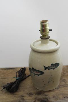 catalog photo of vintage salt glazed stoneware pottery table lamp w/ painted fish, rustic lake camp decor