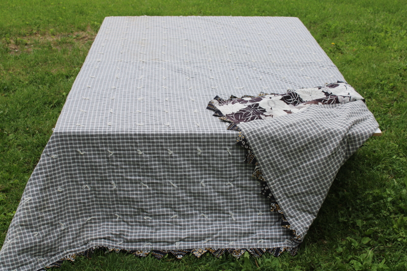 photo of vintage sawtooth border bed cover topper tied quilt black & white print & homespun style plaid #1