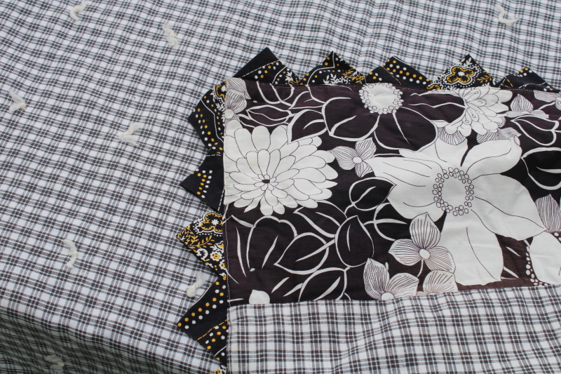 photo of vintage sawtooth border bed cover topper tied quilt black & white print & homespun style plaid  #2