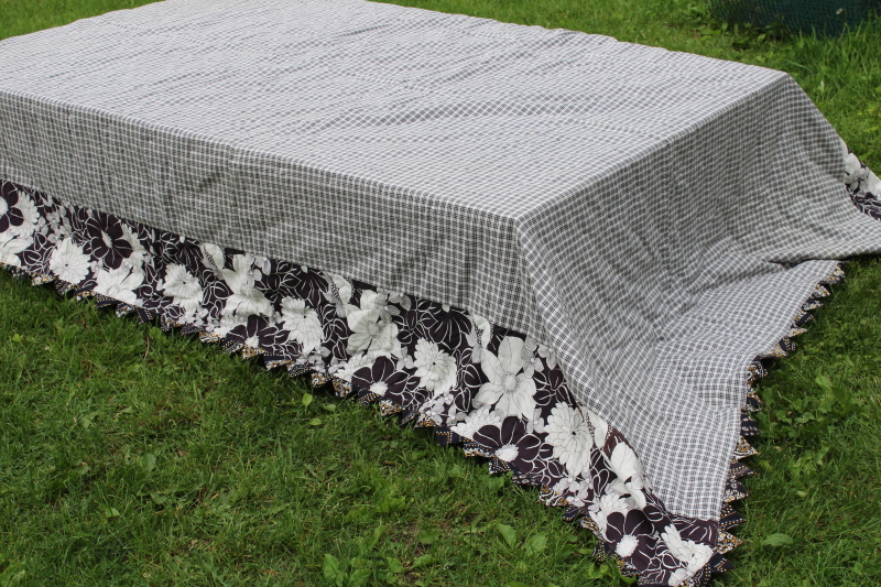 photo of vintage sawtooth border bed cover topper tied quilt black & white print & homespun style plaid  #7