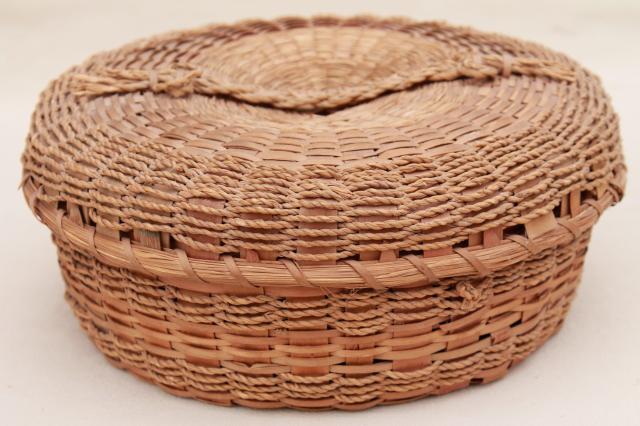 photo of vintage sewing basket, natural color twisted rope texture rush woven reed basket #1