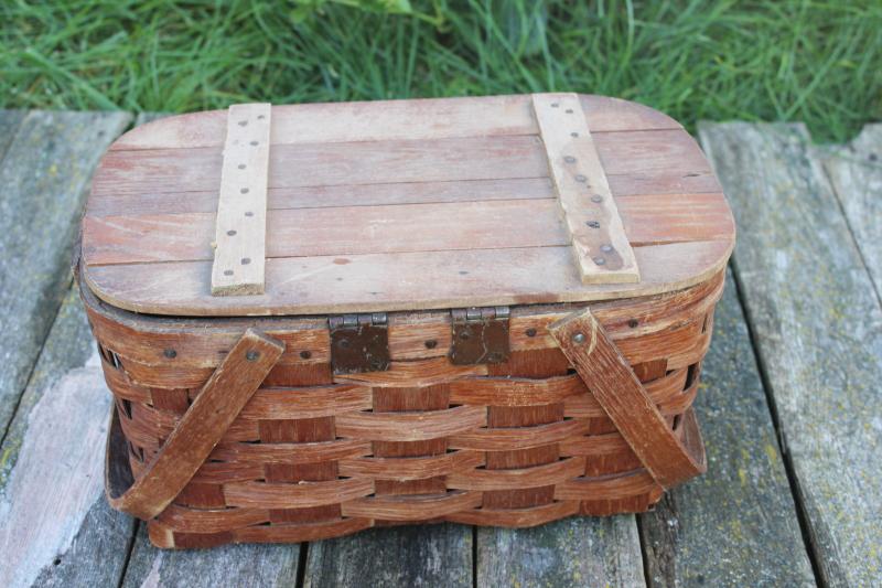 photo of vintage sewing basket, small toto style child's picnic hamper w/ hinged cover #5