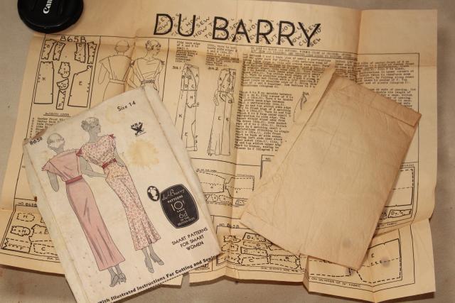 photo of vintage sewing patterns lot, 20s 30s dresses, movie star stylish gowns, fashion accessories #19