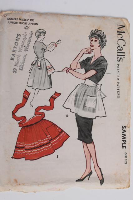 photo of vintage sewing patterns lot, 40s 50s 60s kitchen aprons, retro hostess apron styles #7