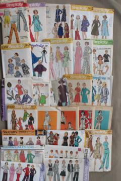 catalog photo of vintage sewing patterns lot, 70s retro fashions in plus sizes, pantsuits & dresses