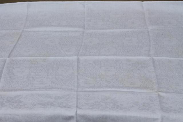 photo of vintage shabby cottage chic linens lot towels, runners, small tablecloths w/ lace & fancywork #2