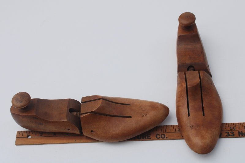 photo of vintage shoe stretchers, all wood screw type adjustable foot forms old patina  #6