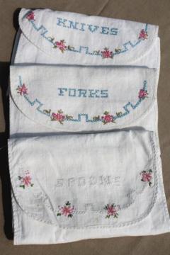 catalog photo of vintage silverware bags, embroidered cotton envelopes w/ flannel pockets for spoons, forks, knives