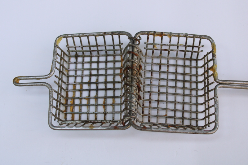 photo of vintage soap saver wire basket w/ handle, primitive old kitchen utensil laundry tool  #3