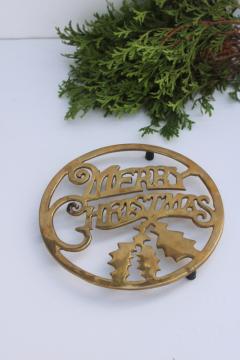 catalog photo of vintage solid brass trivet round Merry Christmas spell out script font w/ holly 