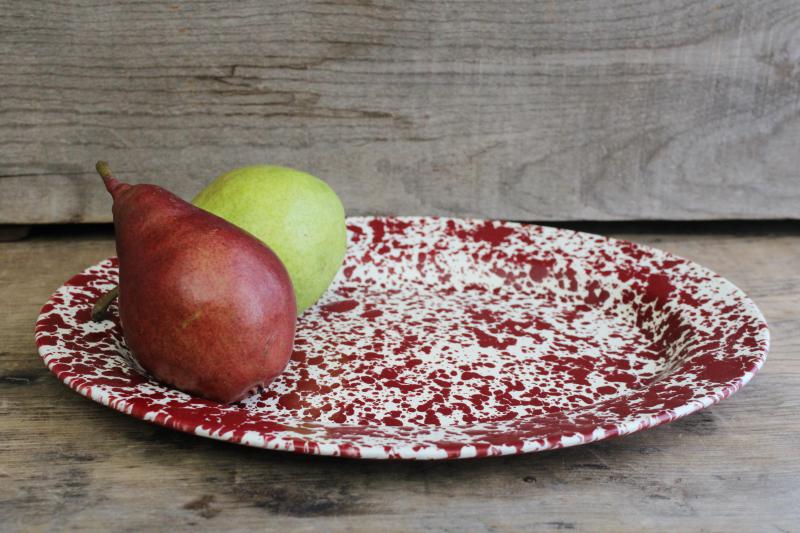 photo of vintage spatterware enamel ware metal tray or platter, barn red & white #1