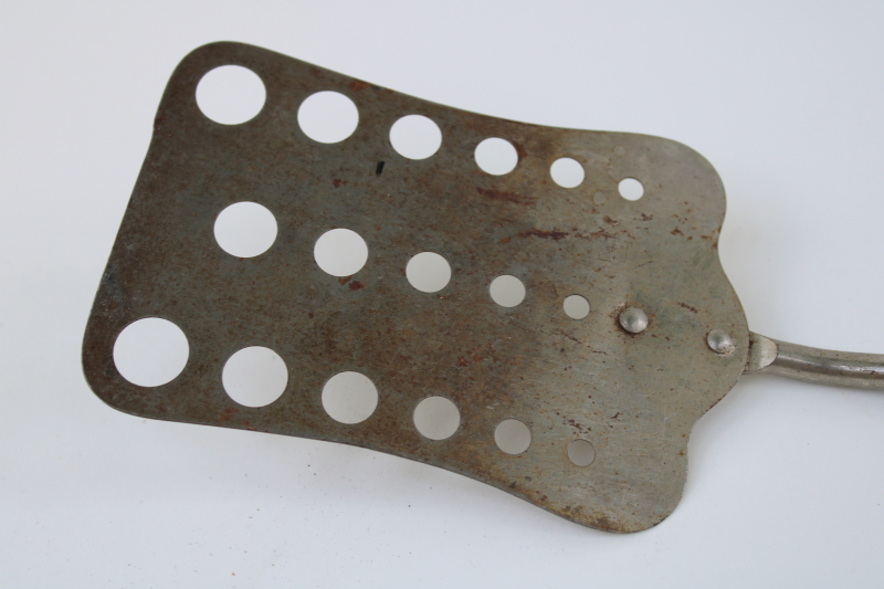 photo of vintage spatula w/ jade green painted wood handle, depression era kitchen utensil  #2